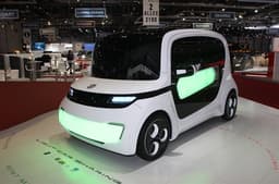 EDAG's LCS uses electric drive and lightweight composite bodywork.